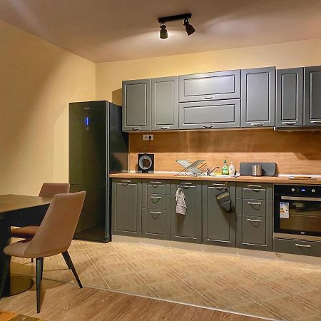 וארנה Stylish Urban Apart New 2021 Close To The Beach מראה חיצוני תמונה