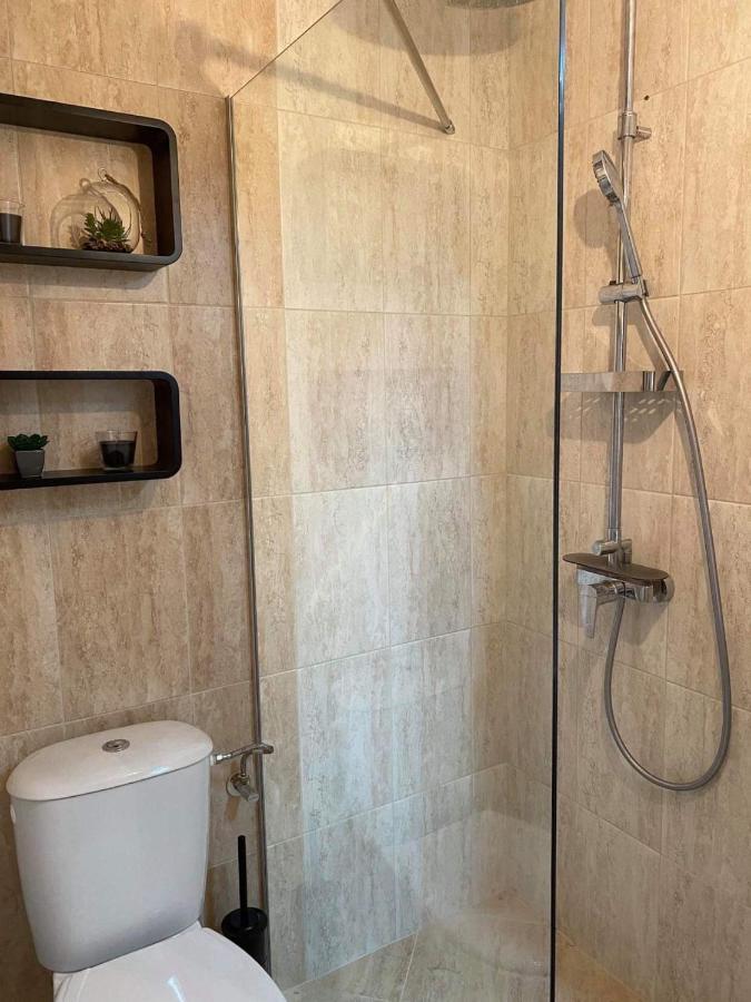 וארנה Stylish Urban Apart New 2021 Close To The Beach מראה חיצוני תמונה